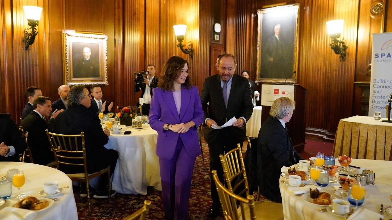 Ayuso se reúne con empresarios e inversores en Nueva York: "Madrid pone la seguridad jurídica por encima de todo"
