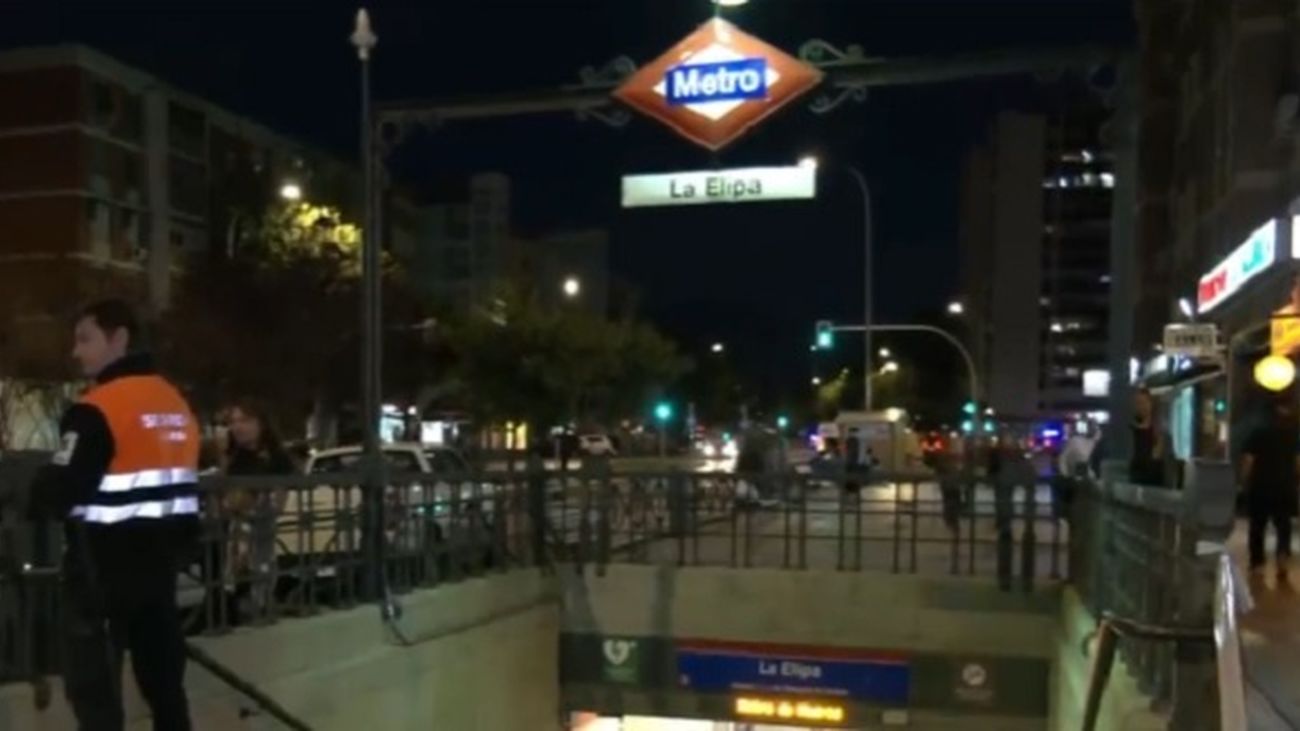 La explosión de la batería de un patinete eléctrico en el Metro, corta tres horas la línea 2