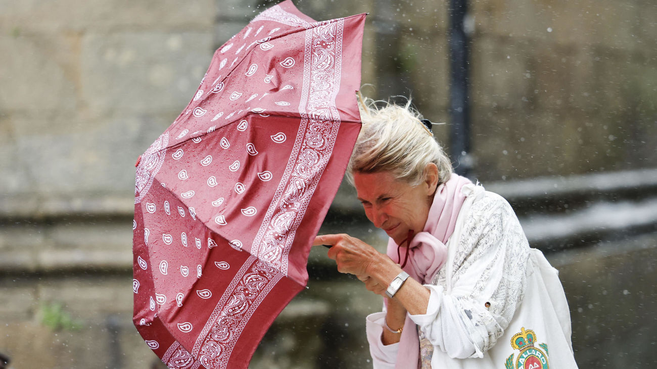 La borrasca Aline traerá este jueves un fuerte temporal de lluvia y viento a toda la península