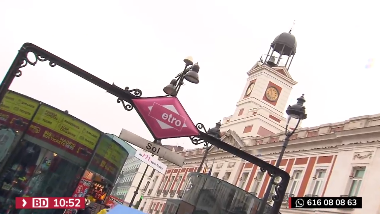 Metro de Madrid se tiñe de rosa para concienciar sobre el cáncer de mama