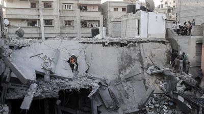 Israel ataca cientos de posiciones de Hamás y mata al jefe militar de otra milicia en Gaza