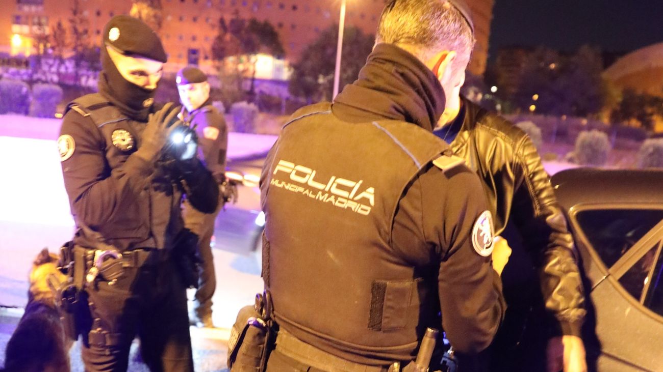 Comete una infracción de tráfico en Vallecas y acaba detenido por homicidio