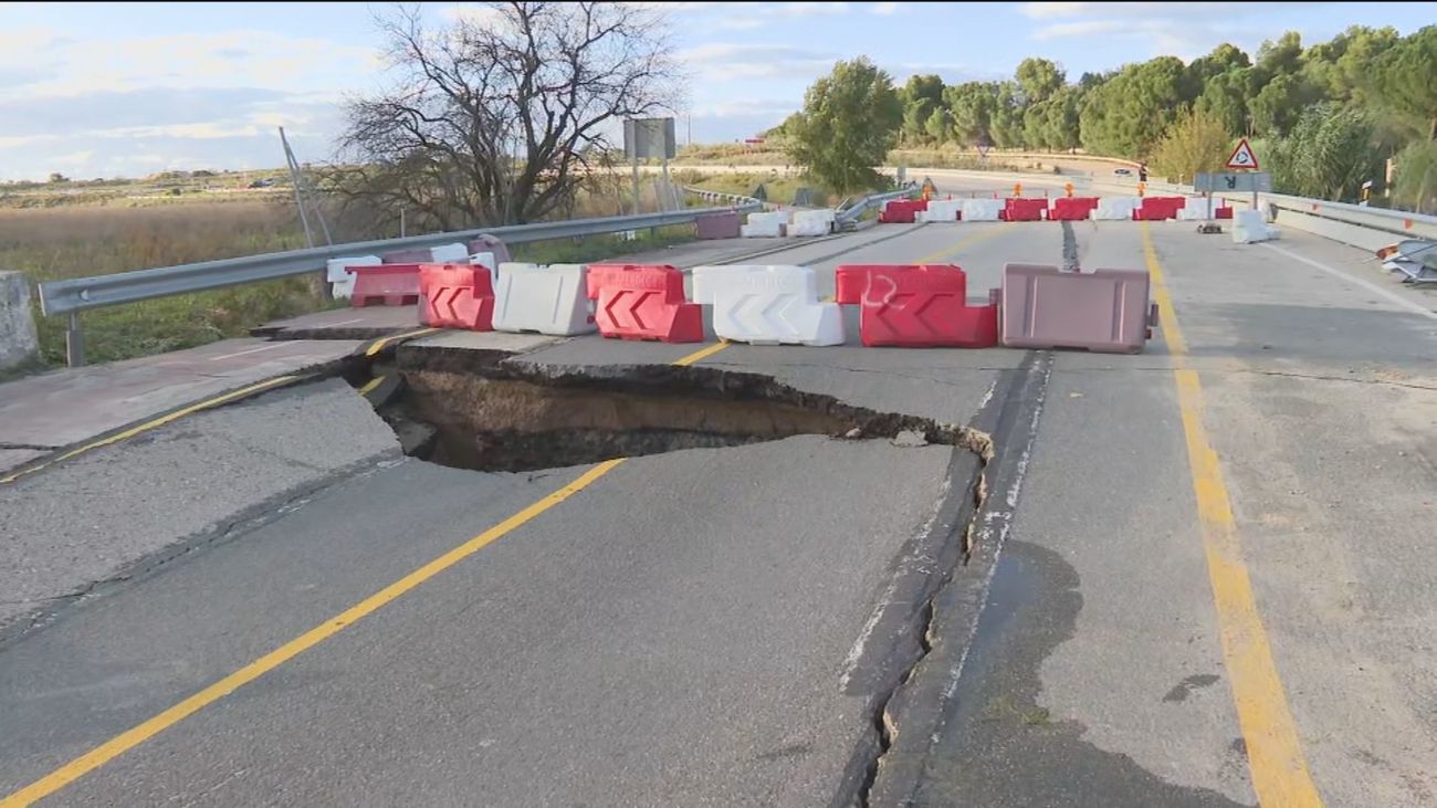 Cortada la carretera M-301 en San Martín de la Vega por la rotura del puente en reparación