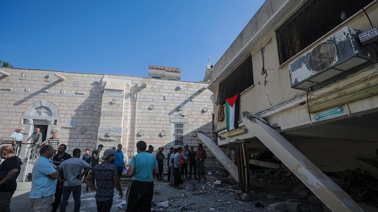 Hamás denuncia un bombardeo israelí contra una iglesia en Gaza que deja al menos 16 muertos