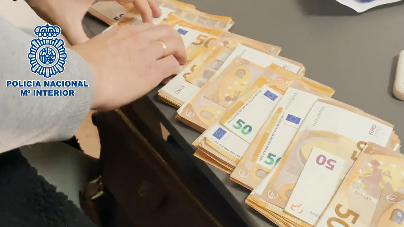 Cae en Móstoles una banda que estafó 680.000 euros a clientes de bancos