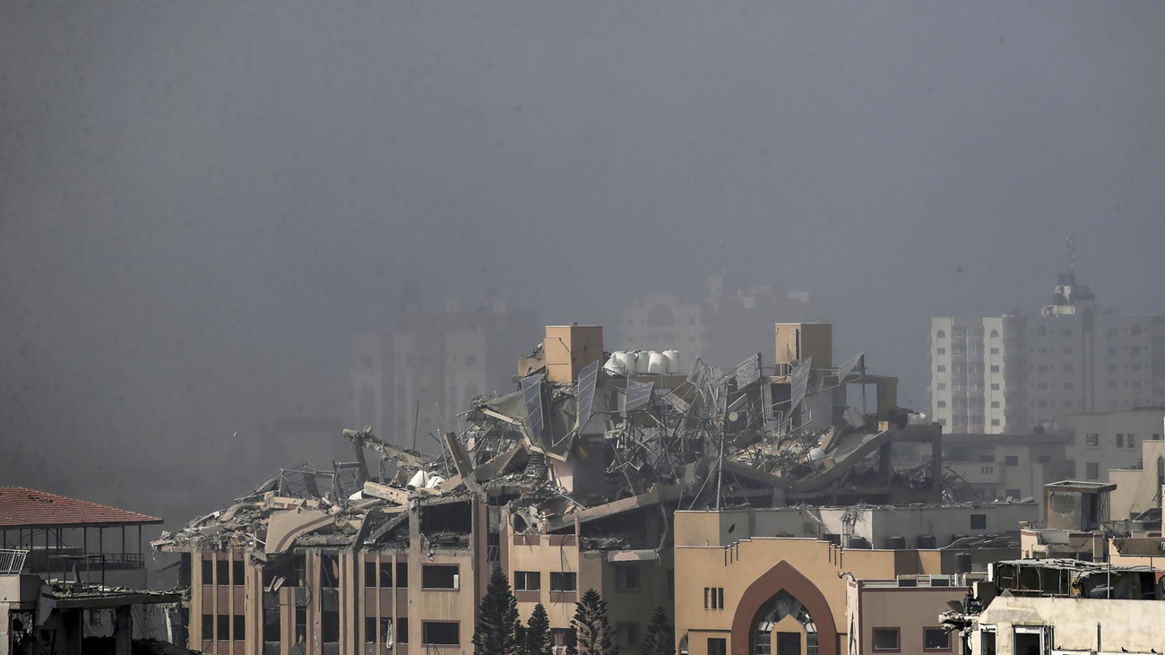 Israel bombardea una  mezquita  en Cisjordania e intensifica los ataques sobre Gaza