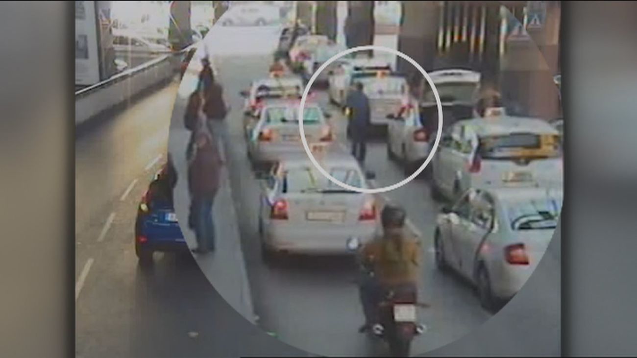 Los taxistas de Madrid, en alerta: aumentan los robos al descuido en sus taxis