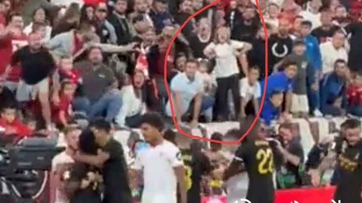 Gesto racista de un niño hacia Vinicius / TWITTER