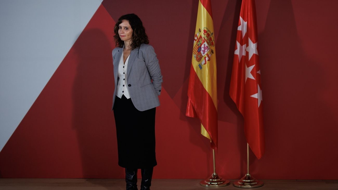 Ayuso critica la falta de información sobre la llegada de migrantes: "No se les puede tratar como fardos"