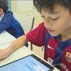 La Comunidad de Madrid mantendrá los libros físicos y digitales en los colegios