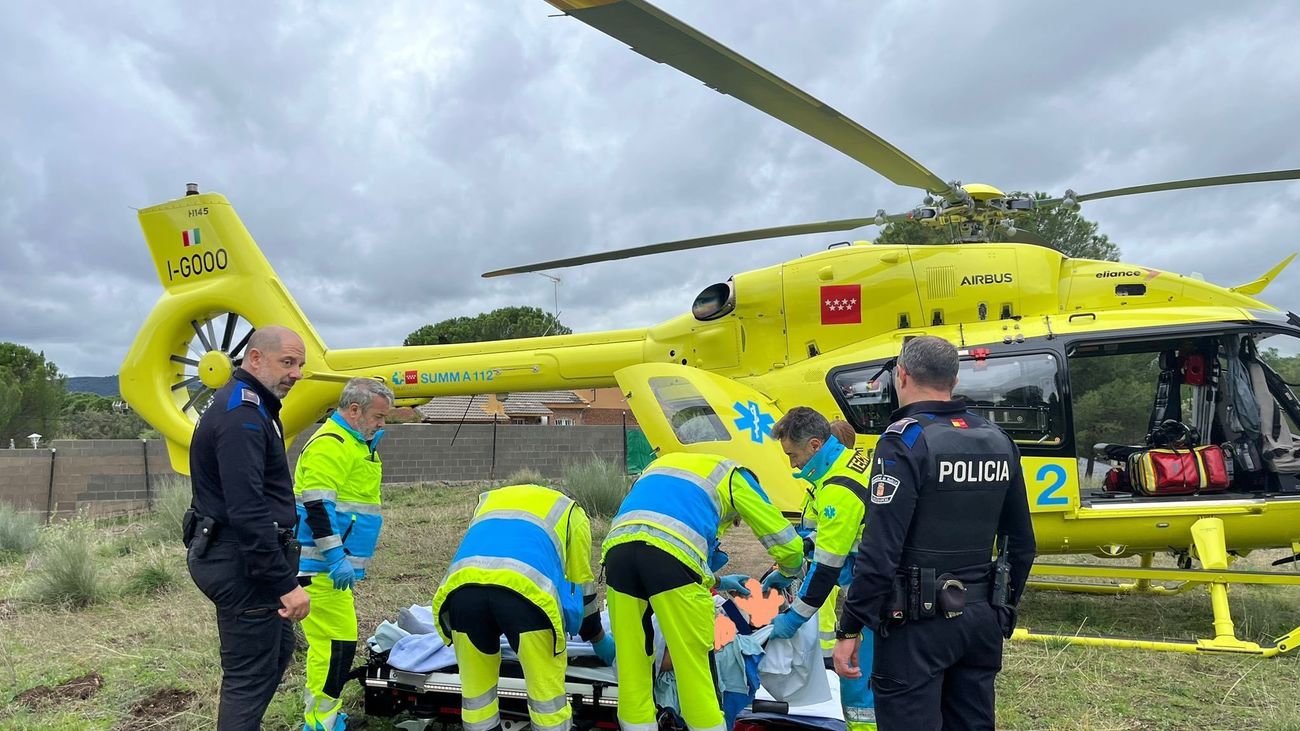 Herido grave tras caer desde el techo de su casa en Navas del Rey