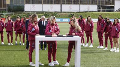 Se firma un convenio histórico para el fútbol femenino