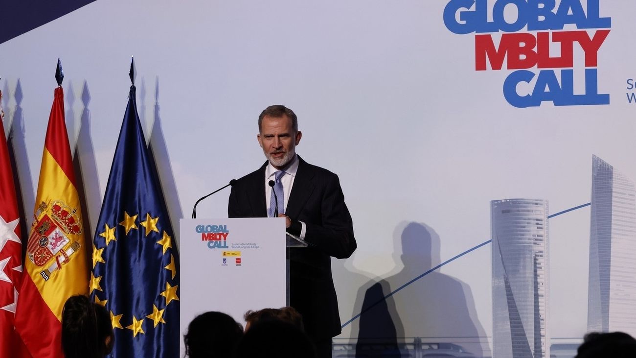 Felipe VI destaca que España "está dispuesta a liderar la movilidad del futuro"