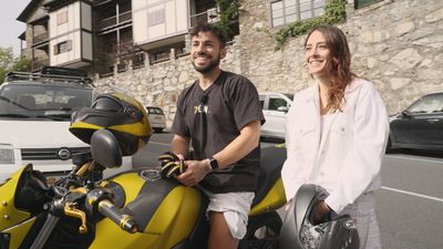 El youtuber Corbacho recibe a 'Madrileños por el mundo' en Andorra