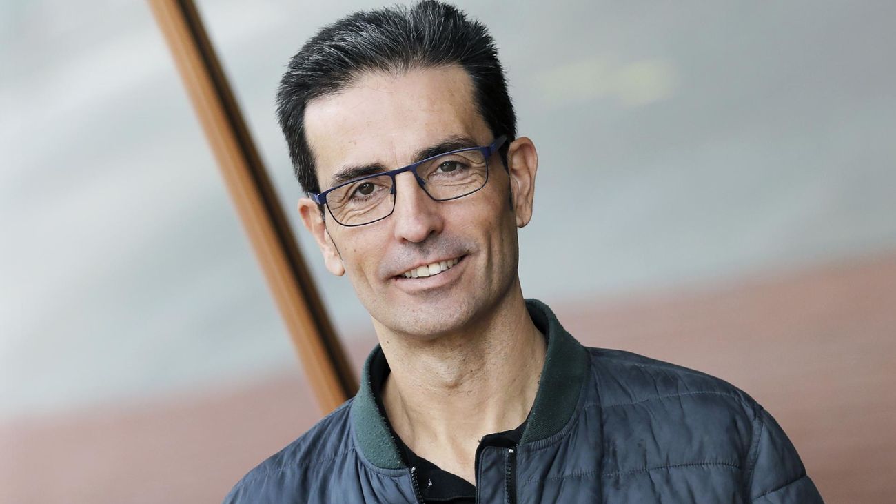 Francisco Villar, especialista en conducta suicida: El móvil, prohibido hasta los 16 años