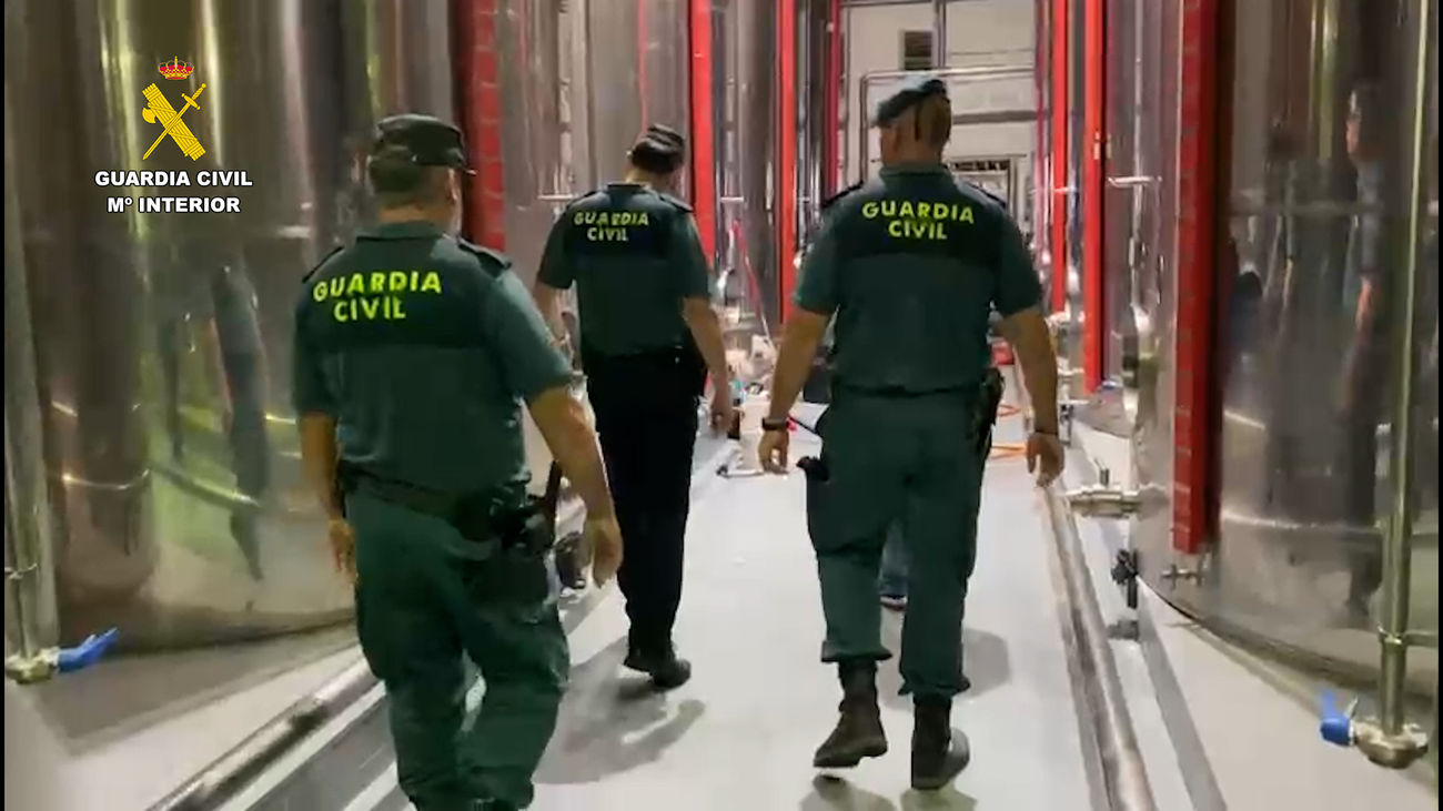 Dos detenidos por robar 56 toneladas de aceite de oliva  en una almazara de Córdoba