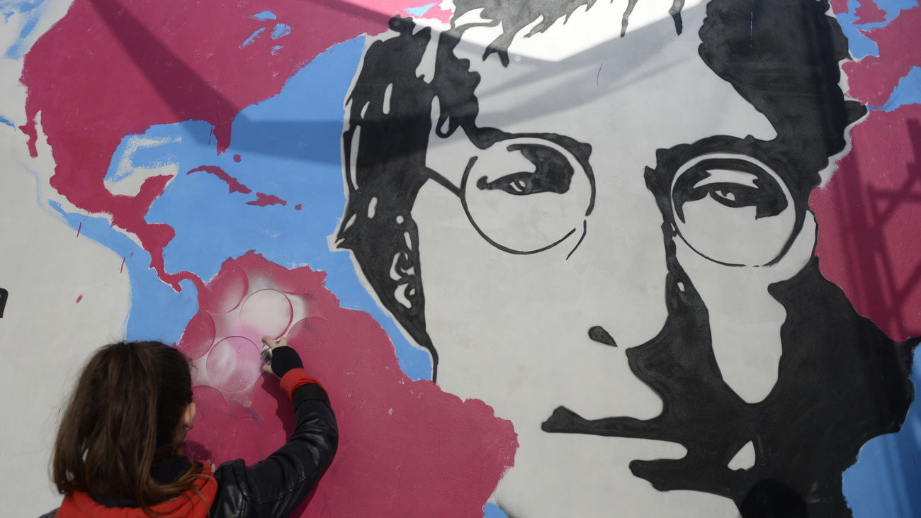 Se hace el milagro: John Lennon y George Harrison recobran vida en la última canción de los Beatles