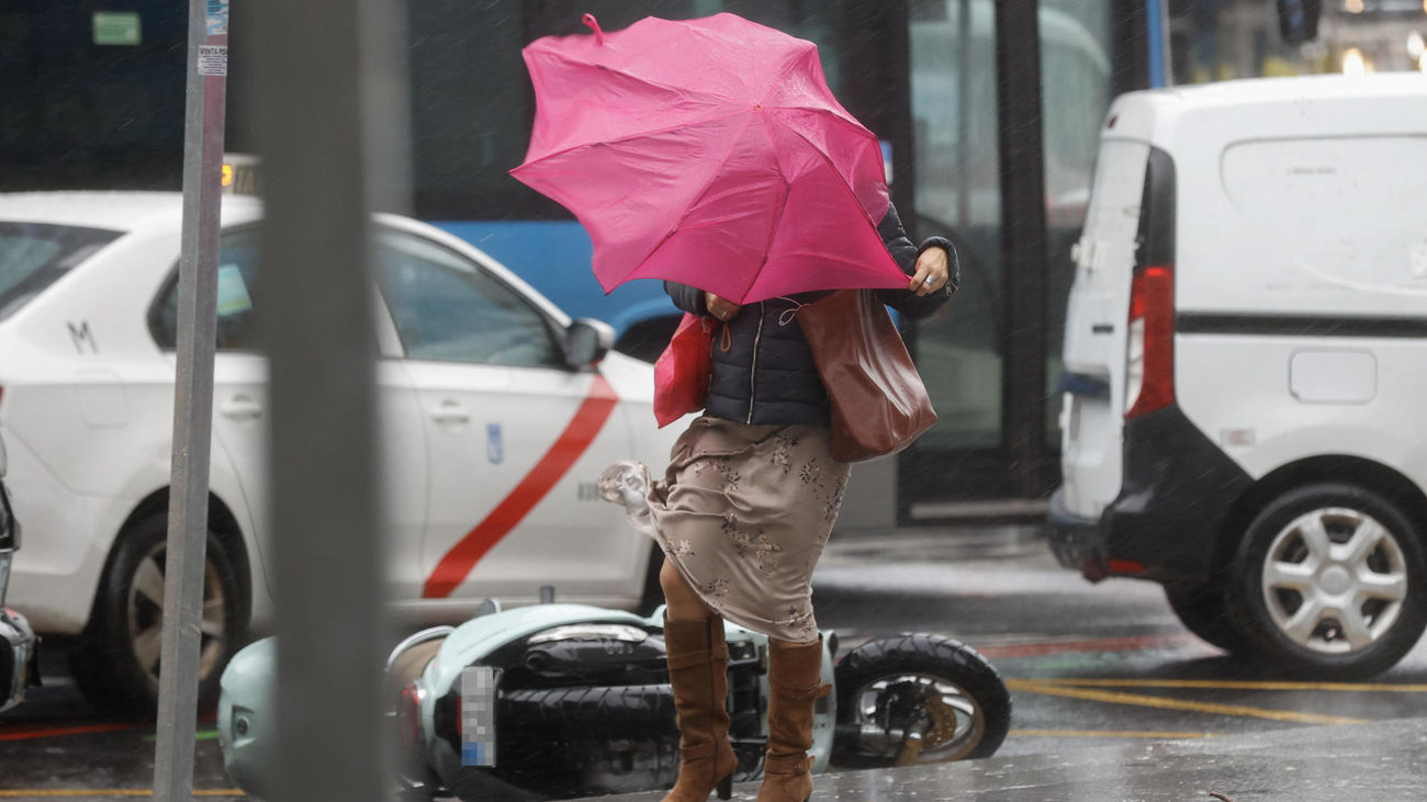La lluvia dificulta la conexión de Arroyomolinos con dos urbanizaciones