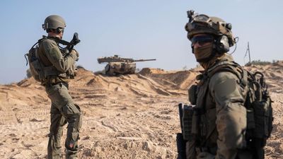 La guerra en Gaza se encamina a su primer mes en una escalada de operaciones militares