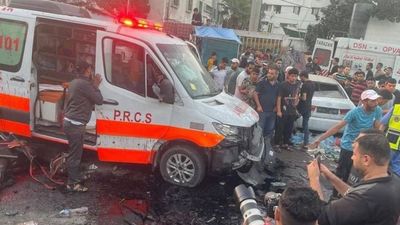 13 muertos y 26 heridos en un bombardeo en la entrada del hospital Shifa de Gaza