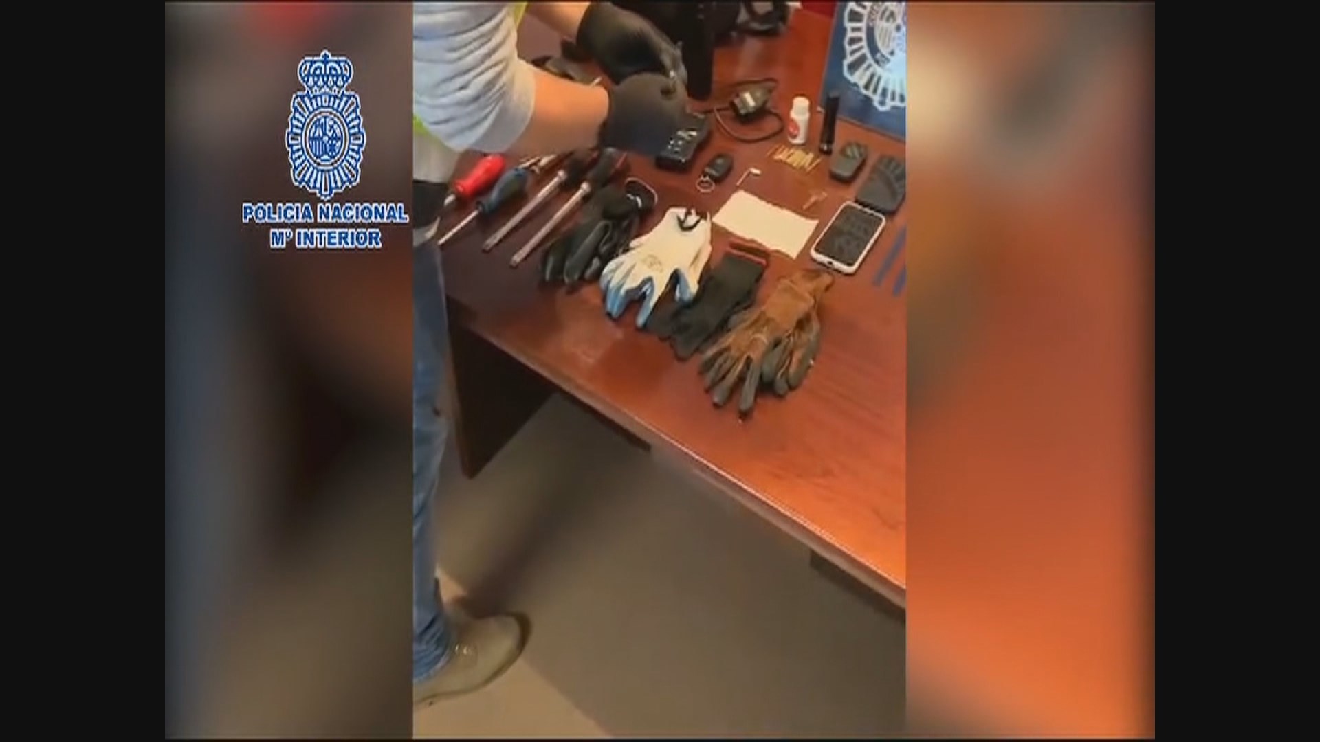 Detenidos dos hombres que forzaron la puerta de una panadería en Hortaleza