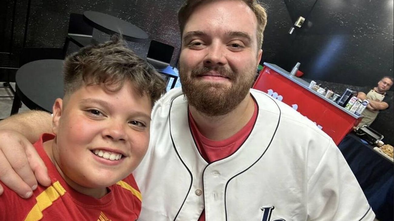 Quién es Chiqui Ibai, el influencer de 13 años al que se ha visto en una discoteca