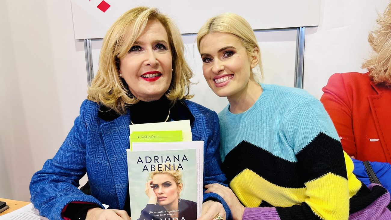 Adriana Abenia presenta su libro 'La vida ahora'