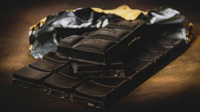 Alerta alimentaria: Detectan niveles peligrosos de cadmio y plomo en el chocolate negro