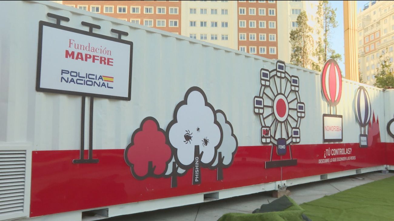 'Ciberland', la Policía te enseña a navegar seguro por internet