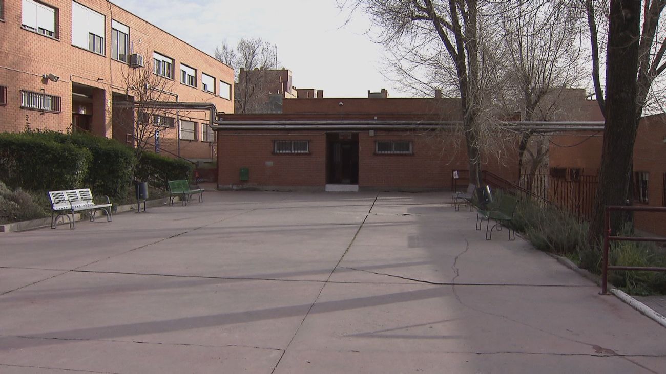 Detenidos dos hermanos de 16 y 14 años por apuñalar a dos compañeros de un instituto de Usera