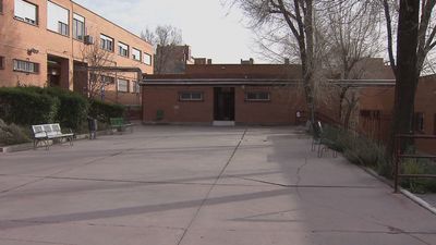 Detenidos dos hermanos de 16 y 14 años por apuñalar a dos compañeros de un instituto de Usera