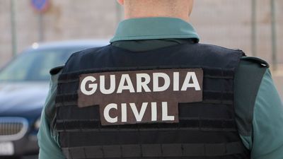 La Guardia Civil desmantela un grupo especializado en robos en interior de vehículos para cometer estafas en Arganda