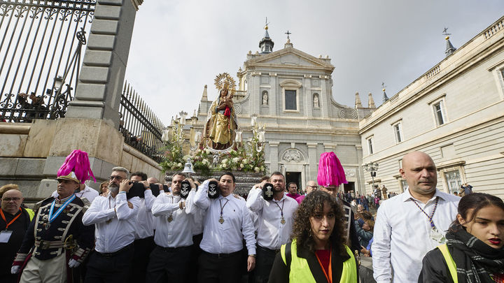 Salida de la procesión de la Virgen de la Almudena / EUROPA PRESS