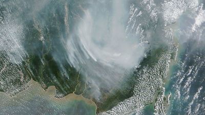 Tres terremotos, el mayor de magnitud 7, sacuden las aguas en el sureste de Indonesia