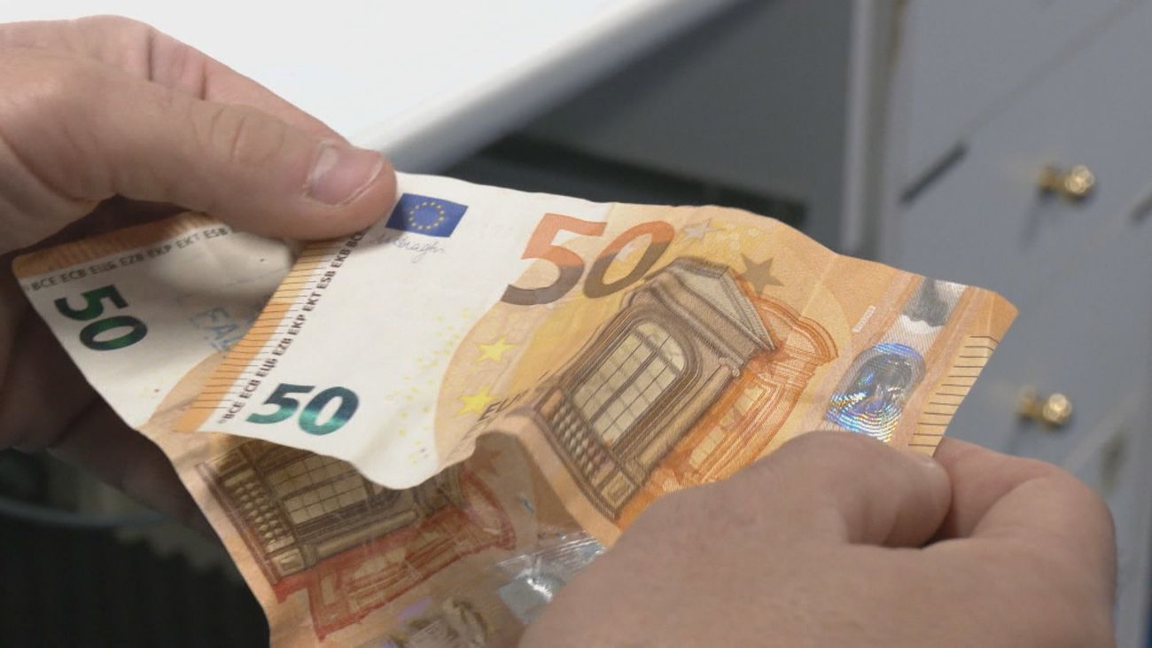 ¿Cómo distinguir los billetes falsos de los verdaderos?