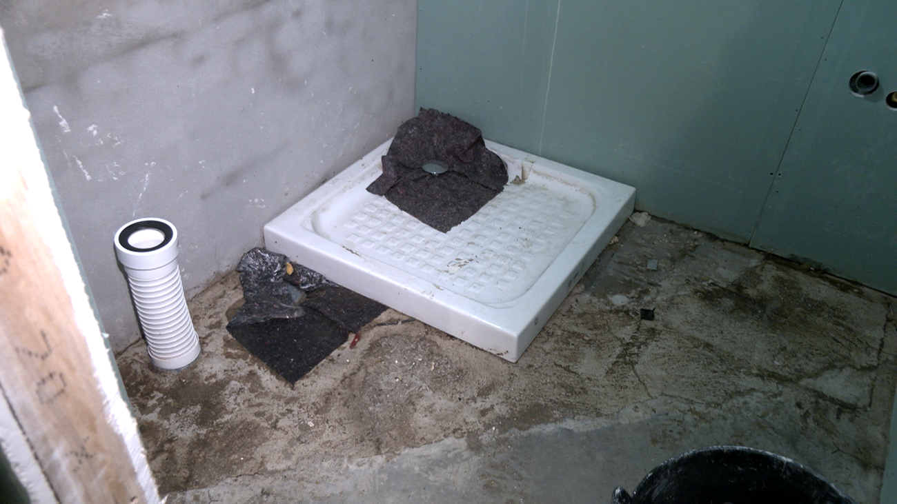 Inundados de aguas fecales por sorpresa en Arroyomolinos