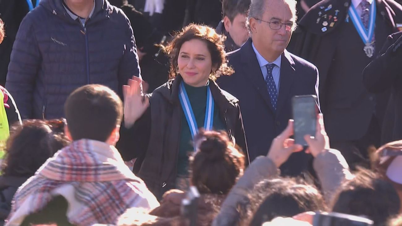 Ayuso acusa al PSOE de "colar una dictadura por la puerta de atrás"