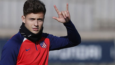 Riquelme tras ser convocado por De la Fuente: "Es el sueño de todo jugador"