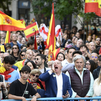 Miles de personas se concentran en una nueva protesta ante la sede del PSOE