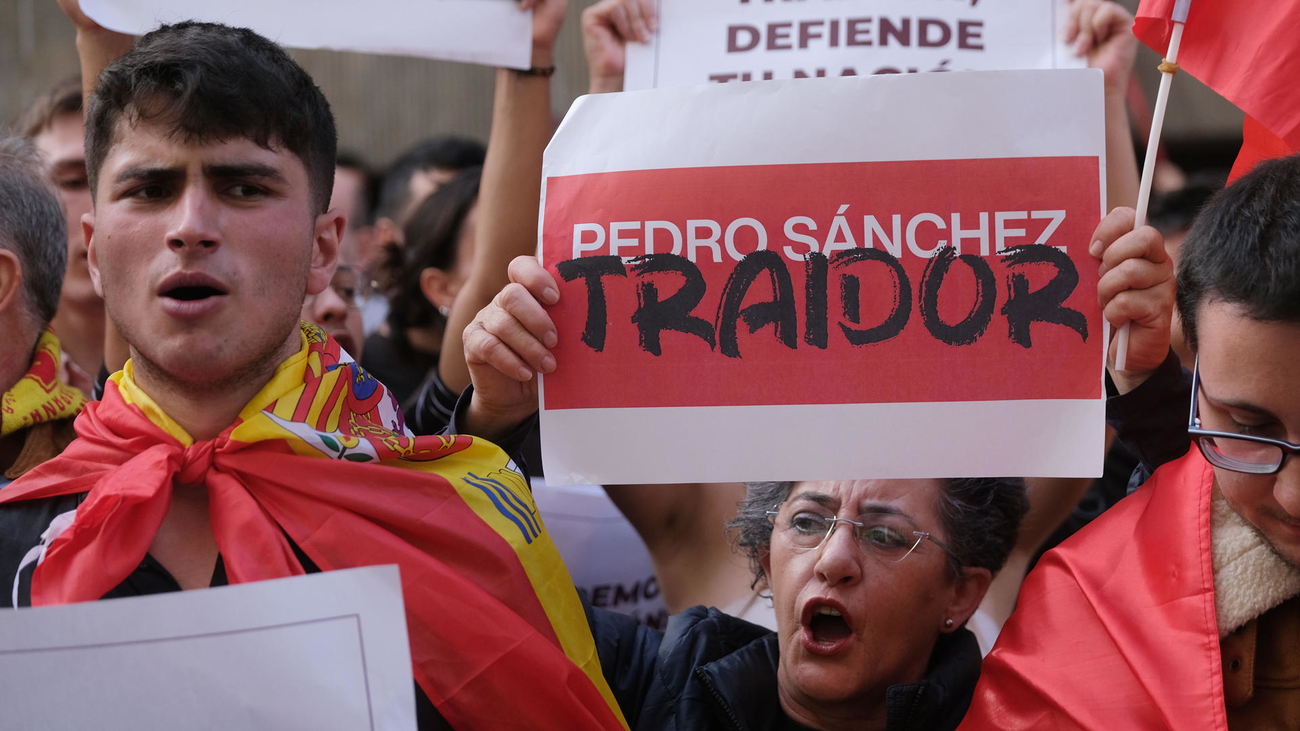 España se moviliza contra las cesiones de Sánchez ante el independentismo