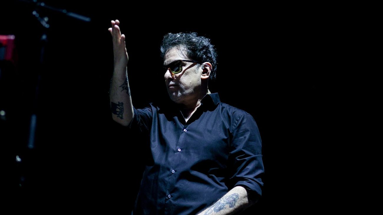 Andrés Calamaro dice que España se está "hundiendo" en una "dictadura " que podría "reventar" el país