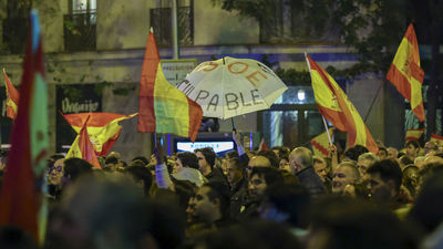 Decimosegundo día de protestas en Ferraz contra la amnistía