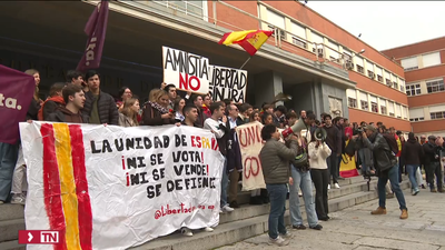 Estudiantes de Madrid y Barcelona se manifiestan contra la amnistía