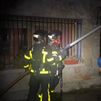Intoxicados una anciana y un bebé tras un incendio en Colmenarejo