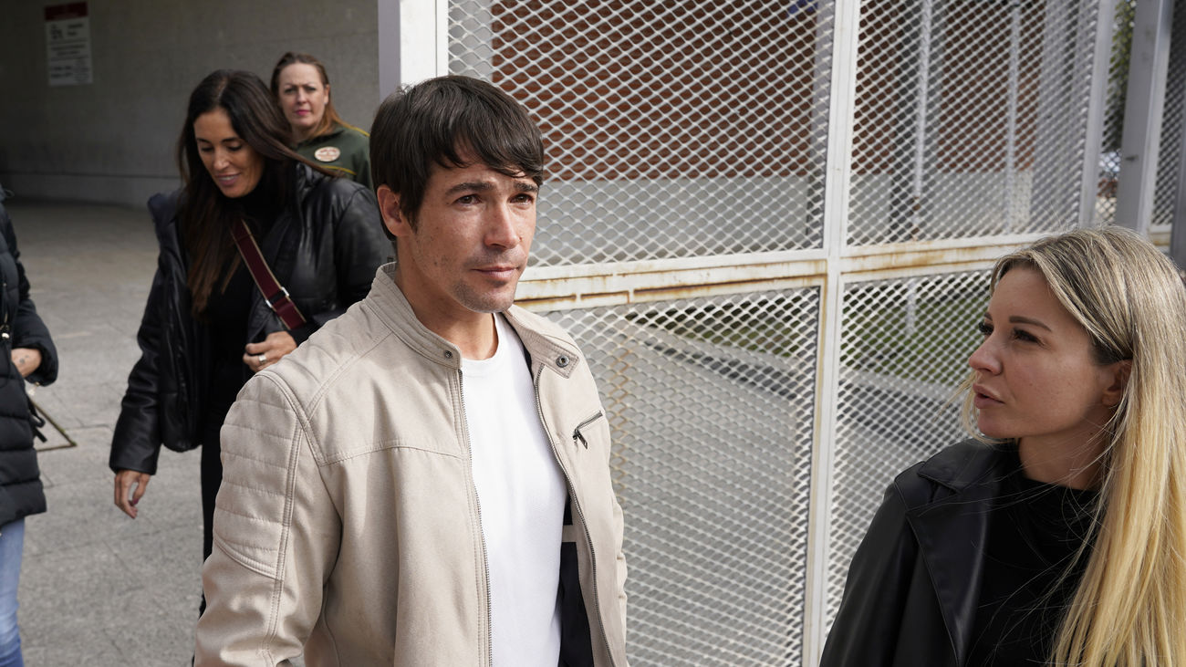 Juan José Ballesta sale del juzgado junto a su abogada, Beatriz Uriarte