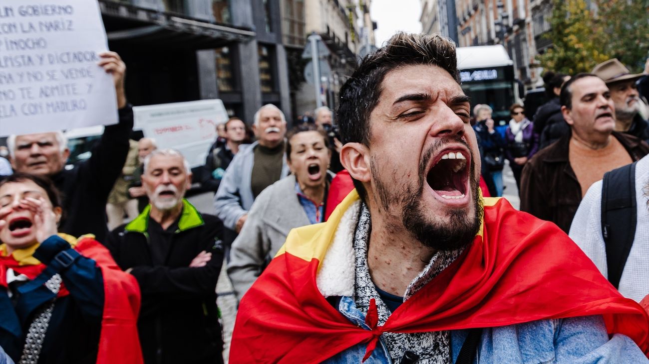 Tensión y caos en el Congreso ante la investidura de Sánchez