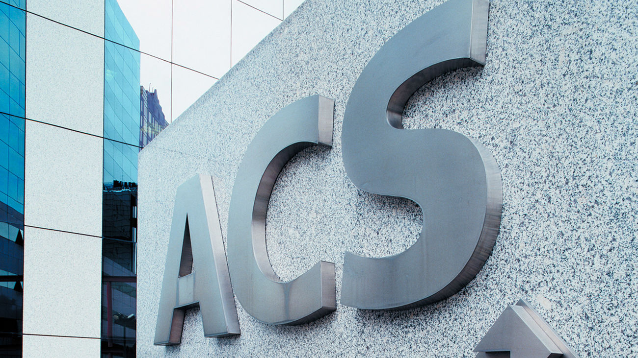 Logotipo de ACS en una sede de la compañía