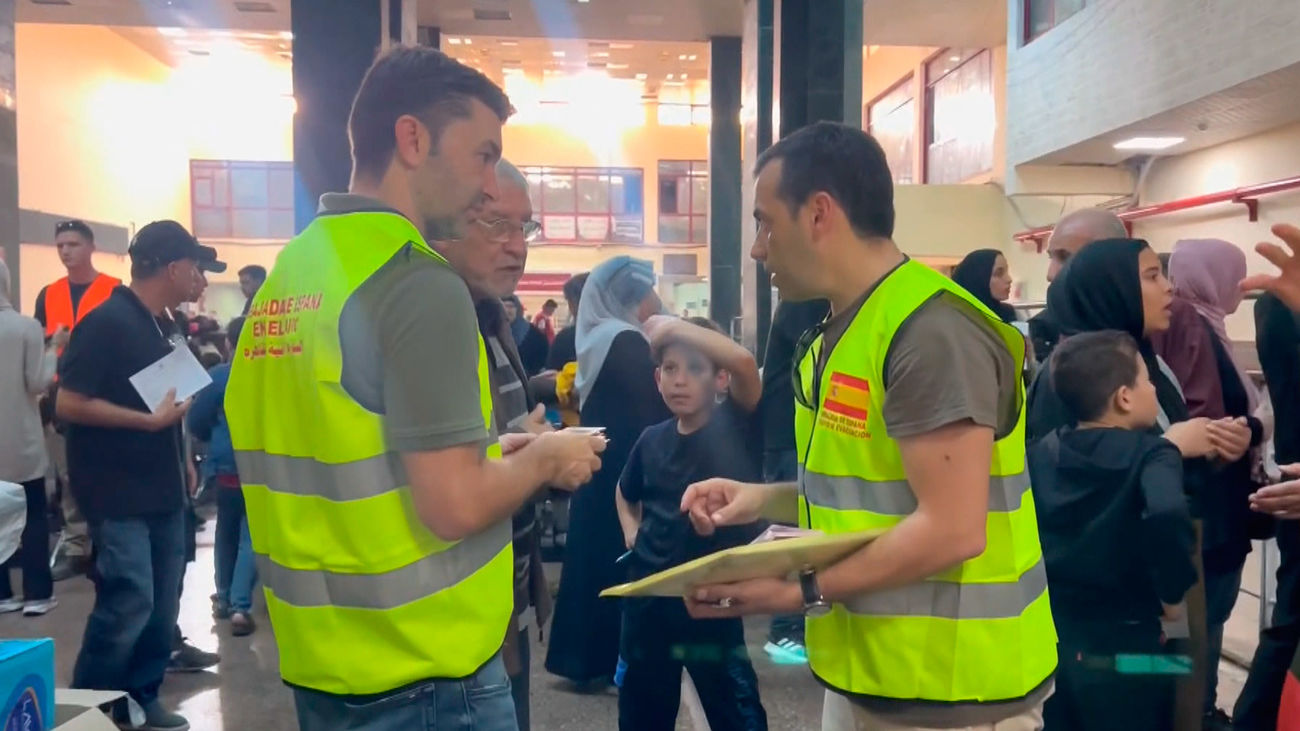 Personal de Exteriores tramita de la evacuación de españoles de Gaza