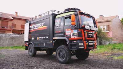 El camión de Villanueva del Pardillo que da apoyo y soporte al Rally Dakar