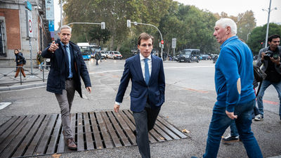 Almeida denuncia que la investidura nace de un pacto entre “un prófugo de la justicia y un prófugo de la democracia”